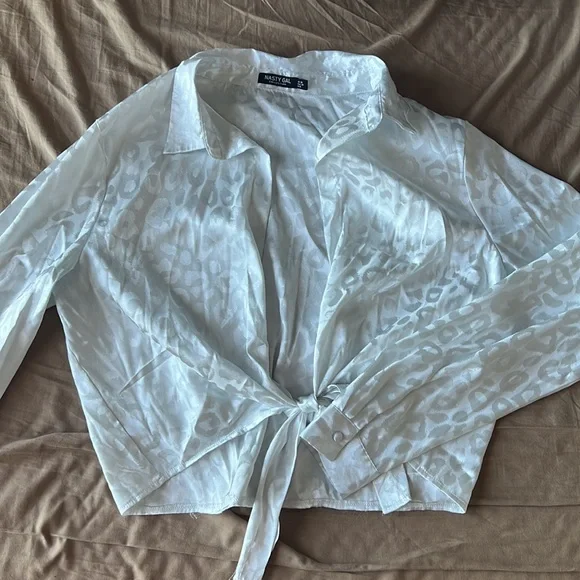 Sexy Animal Print Top - Picture 2 of 3